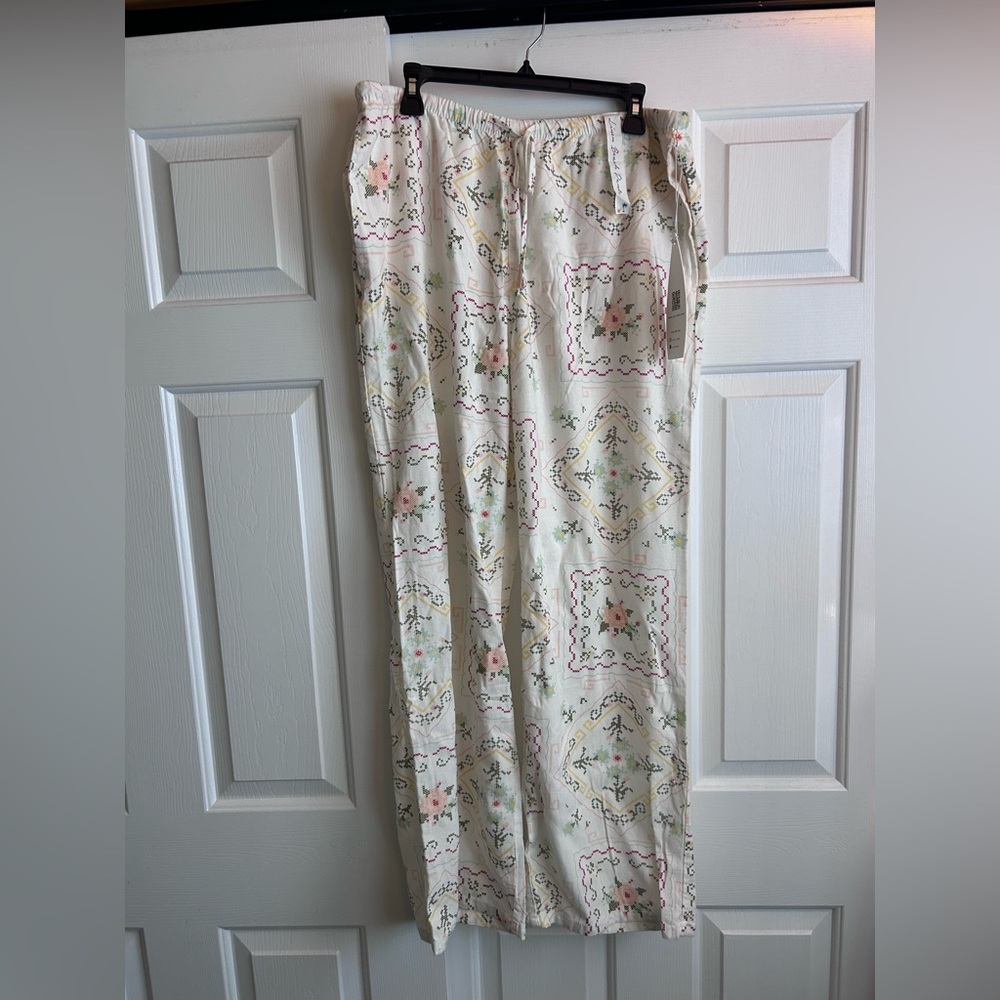 NWT Cali1850 Women’s Wide Leg Linen Pants-Size XL-Colorful cross stitch print